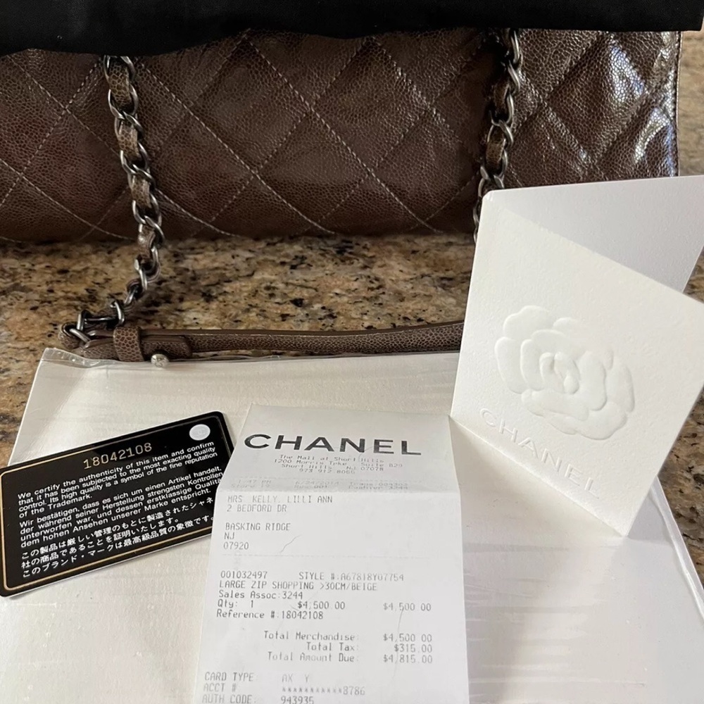 AUTHENTIC CHANEL  HANDBAG ** CAVIAR LEATHER ** VERSATILE, SPACIOUS AND BEAUTIFUL - Picture 12 of 17